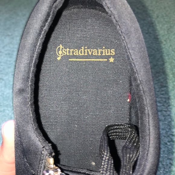 Stradivarius Sneaker- Zipper Detail - Picture 3 of 5